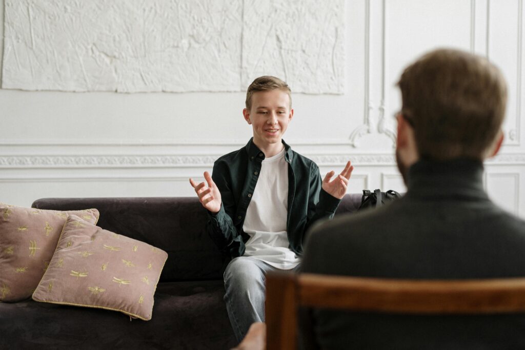 A person in therapy during their weed detox.